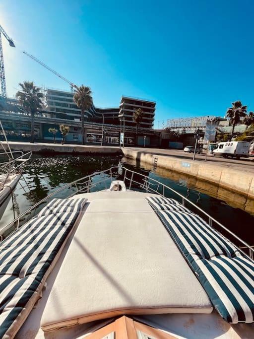 Vintage Classic 70S Boat! Hotel Sant Adria de Besos Bagian luar foto