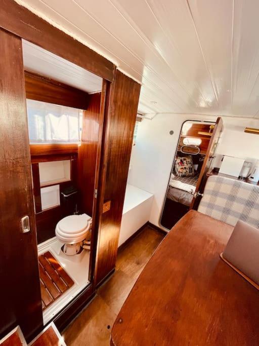 Vintage Classic 70S Boat! Hotel Sant Adria de Besos Bagian luar foto