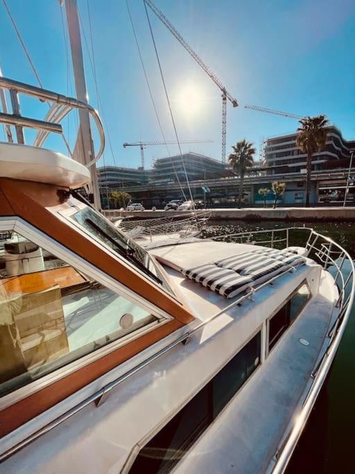 Vintage Classic 70S Boat! Hotel Sant Adria de Besos Bagian luar foto